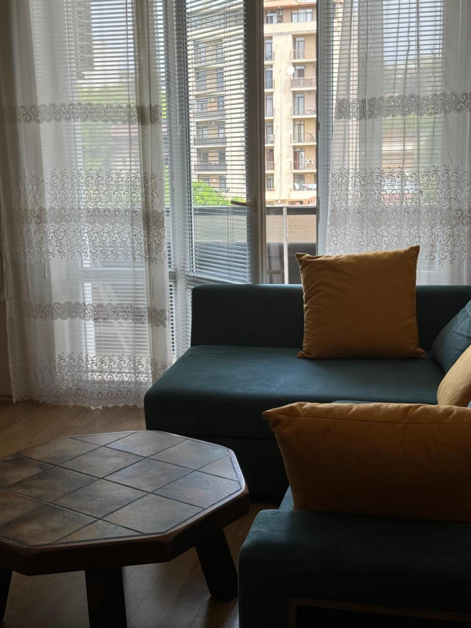 Cozy Apartment With Balcony Tbilisi Exterior foto