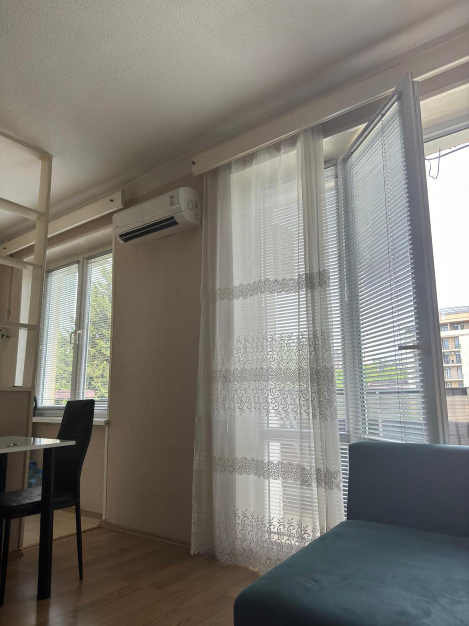 Cozy Apartment With Balcony Tbilisi Exterior foto
